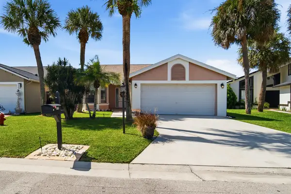 8594 Jared Way, Boca Raton, FL 33433