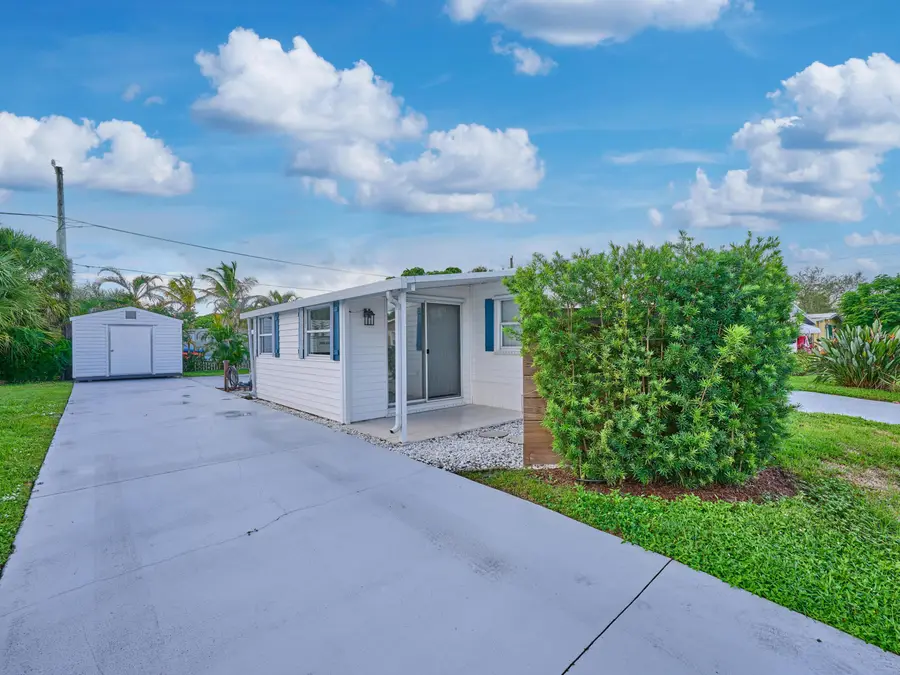 8421 SE Skylark Avenue, Hobe Sound, FL 33455 - #2