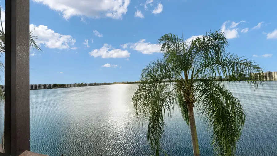 110 Lake Emerald Drive #Unit 303, Oakland Park, FL 33309 - #2