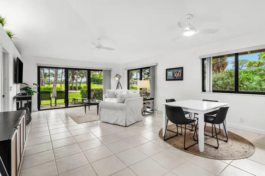 526 Club Drive, Palm Beach Gardens, FL 33418 - #3
