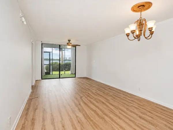 110 Lake Emerald Drive #103, Oakland Park, FL 33309
