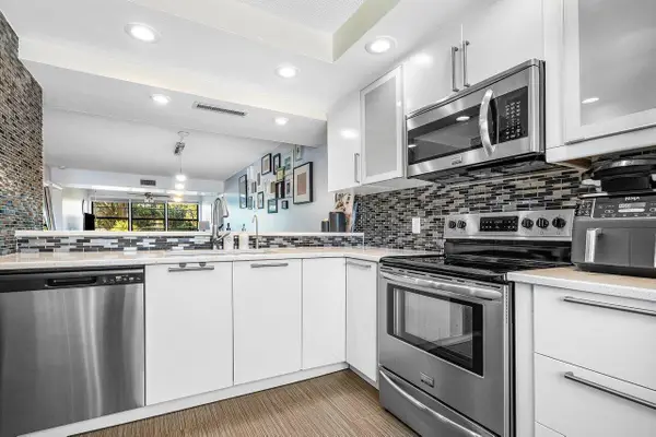 6121 Balboa Circle #103, Boca Raton, FL 33433