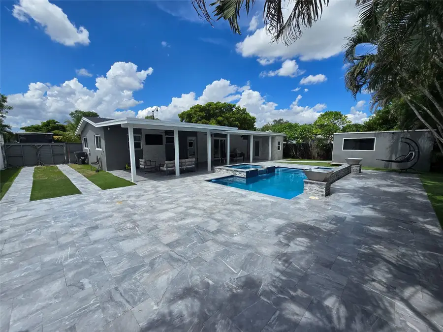 2340 NE 8th Avenue, Pompano Beach, FL 33064 - #2