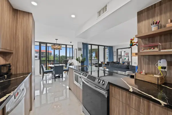 800 Jeffery Street #307, Boca Raton, FL 33487
