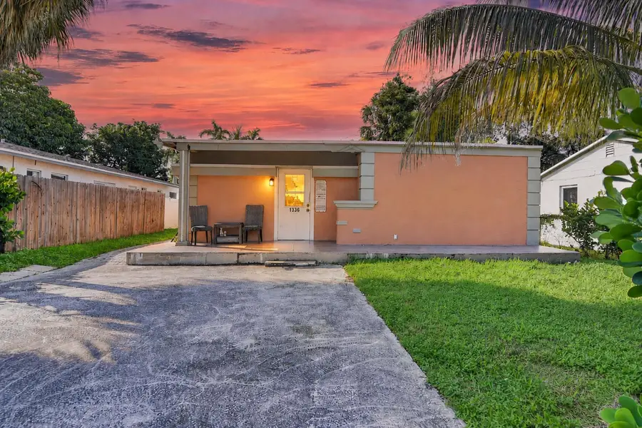 1336 Longwood Street, West Palm Beach, FL 33401 - #2