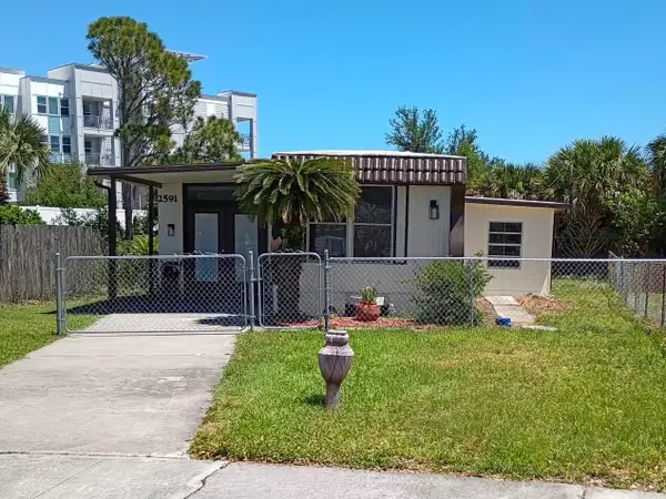 2591 Amberly Road Ne, Palm Bay, FL 32905
