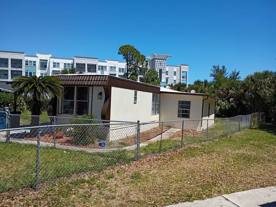 2591 Amberly Road Ne, Palm Bay, FL 32905 - #2