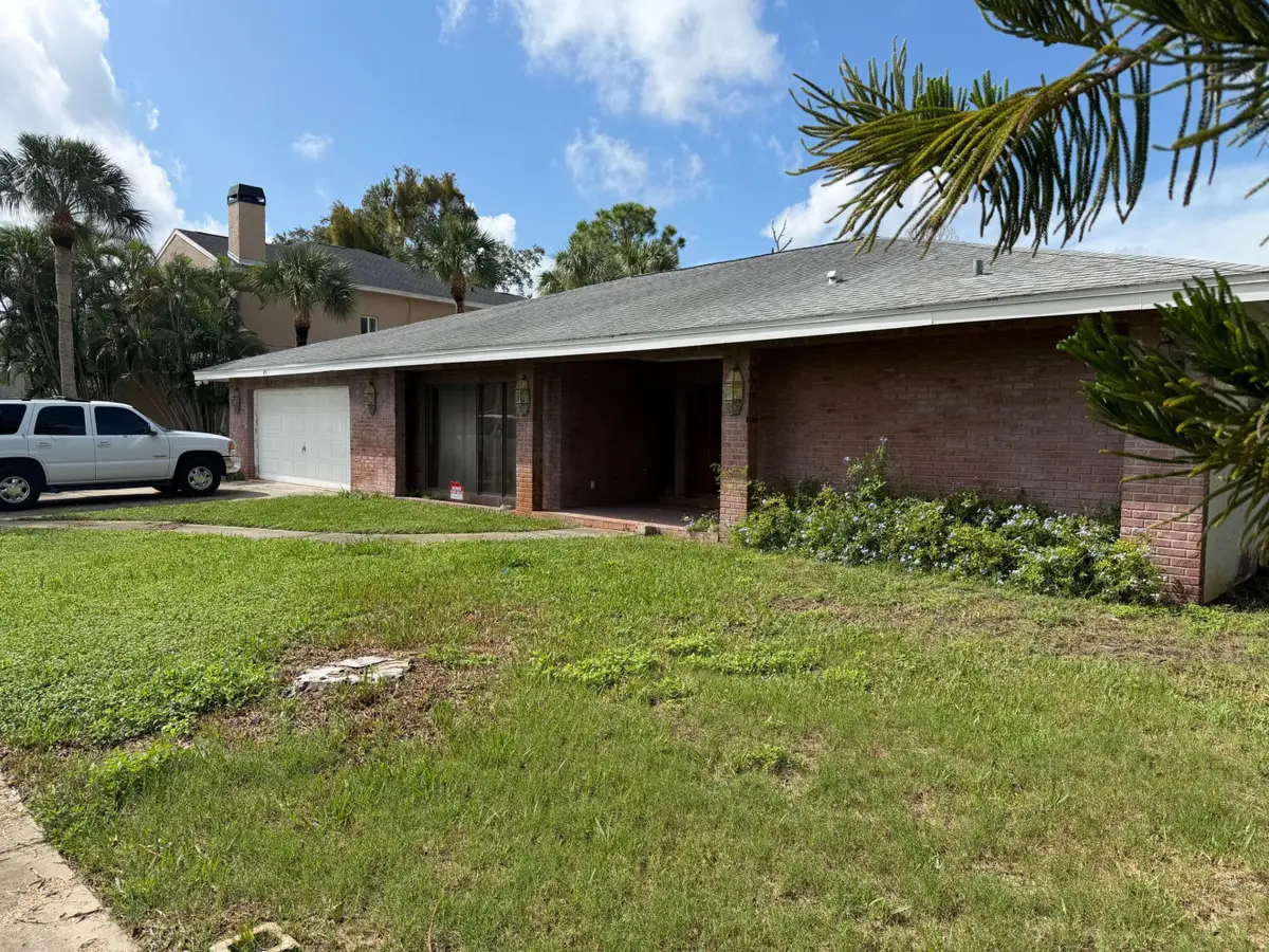 653 Bayshore Drive, Tarpon Springs, FL 34689 - #1