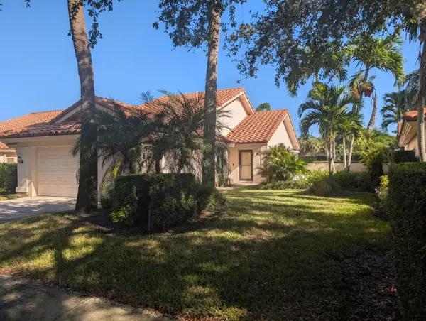2624 Mohawk Circle, West Palm Beach, FL 33409