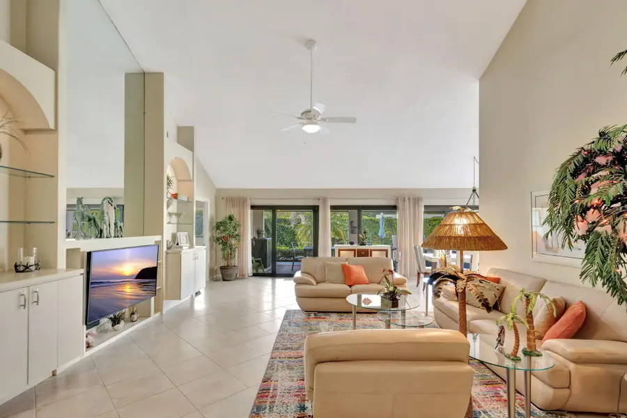 2624 Mohawk Circle, West Palm Beach, FL 33409 - #2