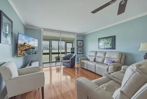 9411 N Hollybrook Lake Drive #108, Pembroke Pines, FL 33025