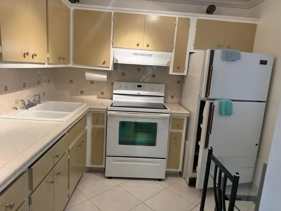 2800 NW 47th Terrace #304B, Lauderdale Lakes, FL 33313 - #3