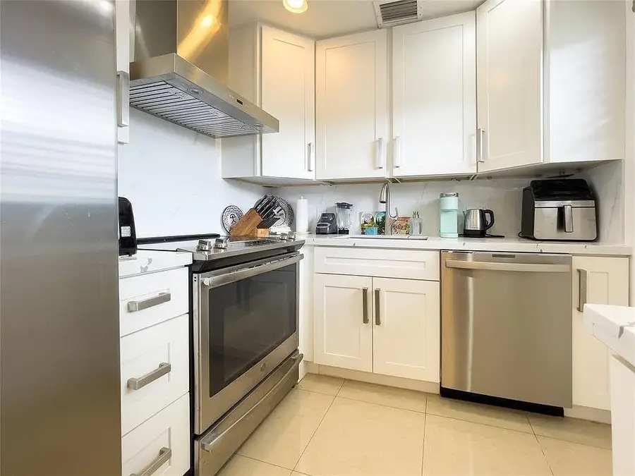 301 Oakridge Q #301, Deerfield Beach, FL 33442 - #2