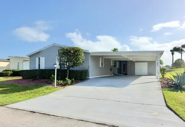 8004 9th Hole Drive, Port St Lucie, FL 34952