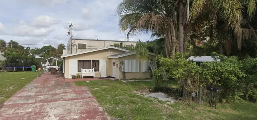 212 E 25th Street, Riviera Beach, FL 33404 - #2