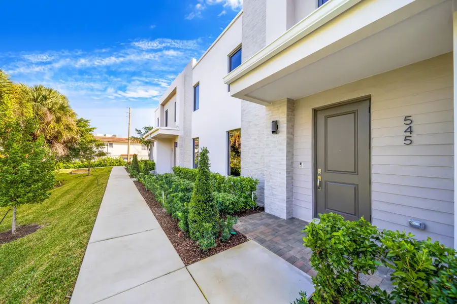 545 NW 17th Street, Fort Lauderdale, FL 33311 - #3