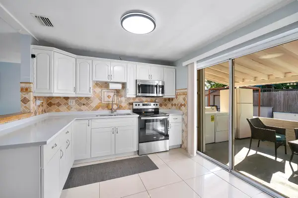 2911 NE 11th Avenue, Pompano Beach, FL 33064