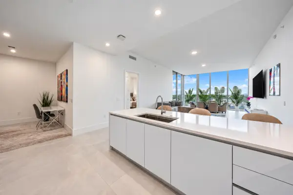 220 Lake Shore Drive #621, Lake Park, FL 33403