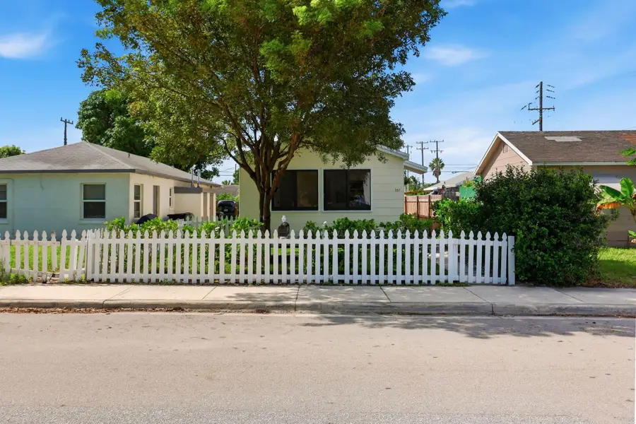 327 N H Street, Lake Worth Beach, FL 33460 - #2
