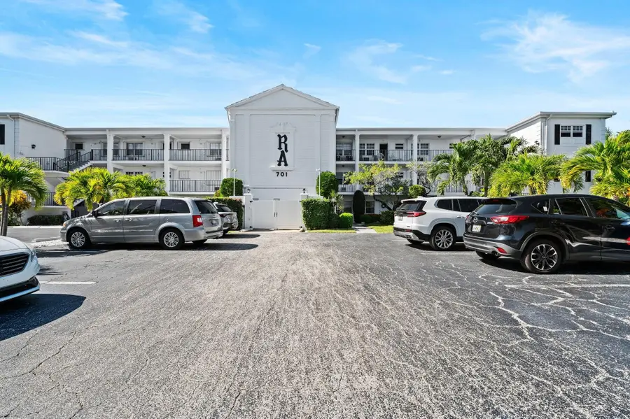 701 S Riverside Drive #107, Pompano Beach, FL 33062 - #3