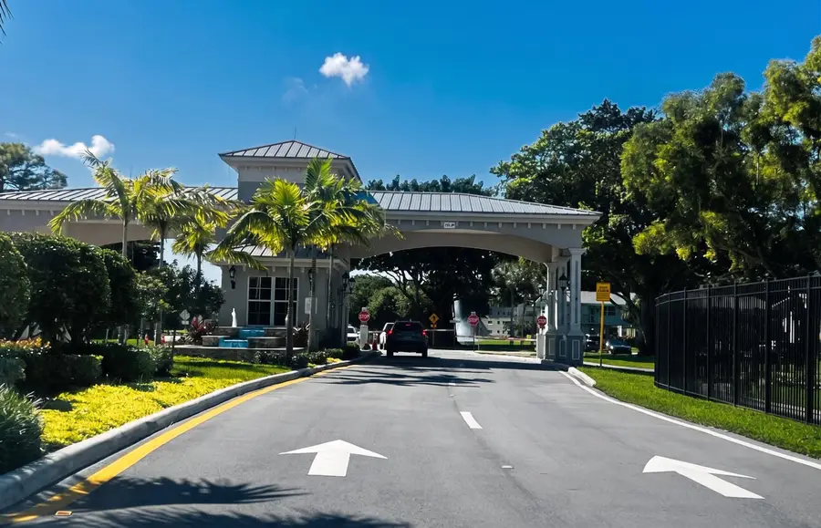 270 Newport R Drive #R, Deerfield Beach, FL 33442 - #2