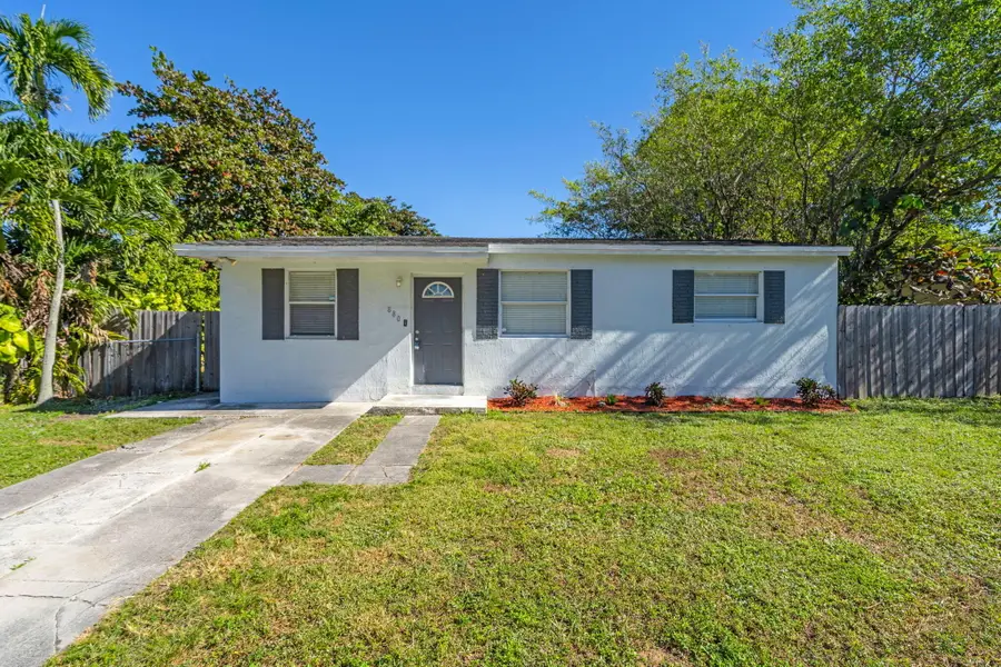 880 NW 33rd Terrace Nw, Lauderhill, FL 33311 - #2