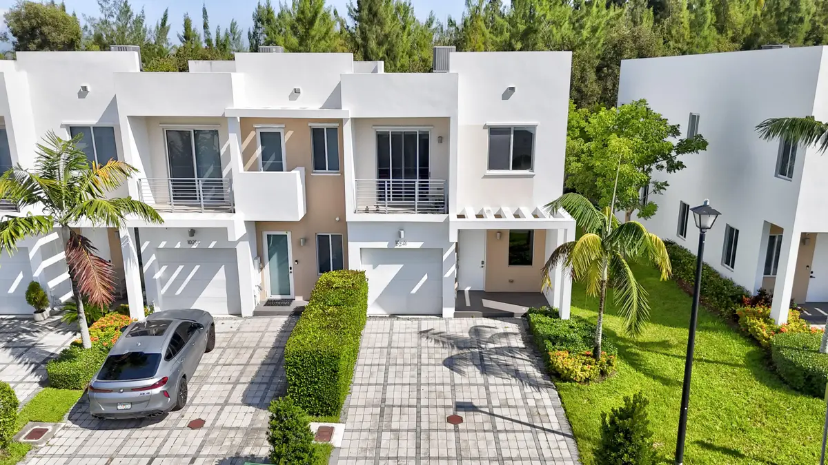 10241 NW 72nd Terrace, Doral, FL 33178 - #1