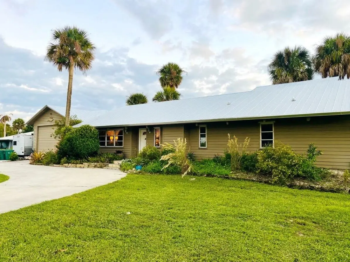 7864 Us Highway 441 Se, Okeechobee, FL 34974 - #1