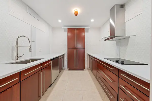 1516 S Lakeside Drive #106, Lake Worth Beach, FL 33460