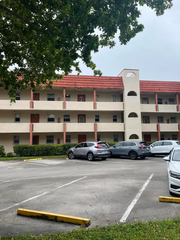 2600 Sunrise Lakes Drive W #204, Sunrise, FL 33322