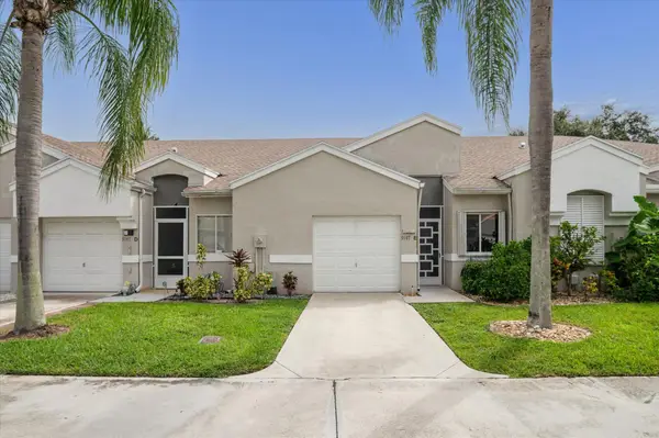 9147 Vineland Court #E, Boca Raton, FL 33496