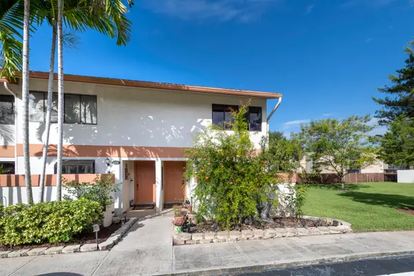 4421 SW 70th Terrace, Davie, FL 33314