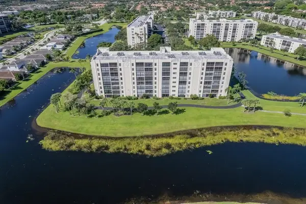 7260 Kinghurst Drive #502, Delray Beach, FL 33446