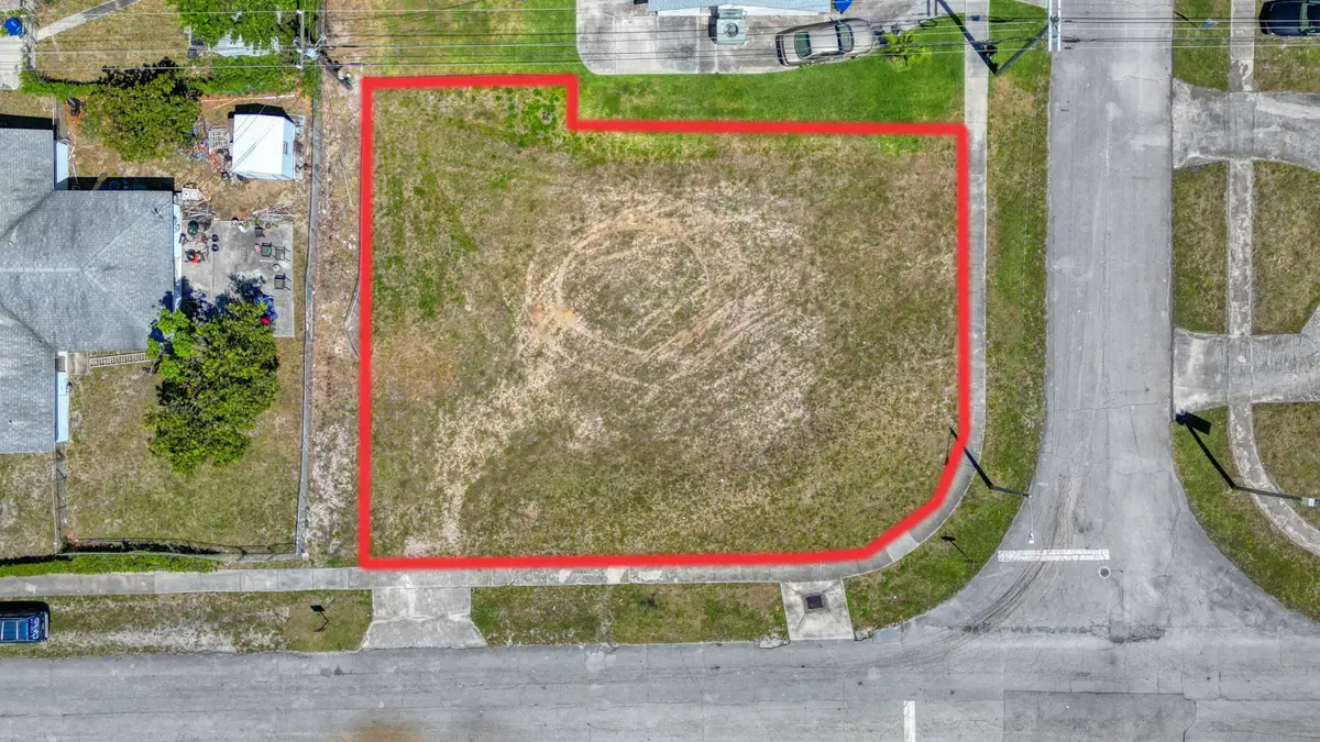 398 W 23rd Street, Riviera Beach, FL 33404 - #1