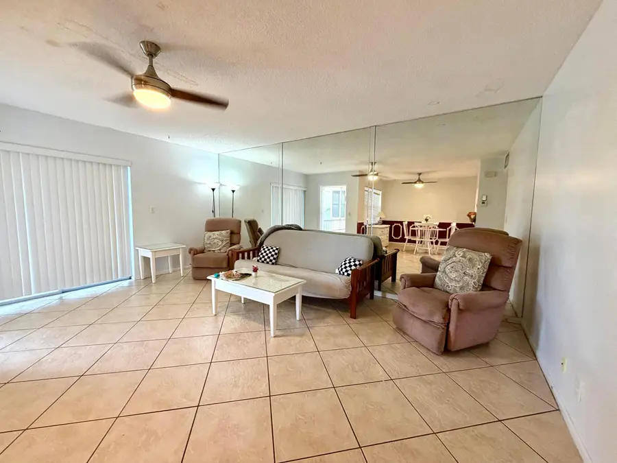 192 Stratford N, West Palm Beach, FL 33417 - #3