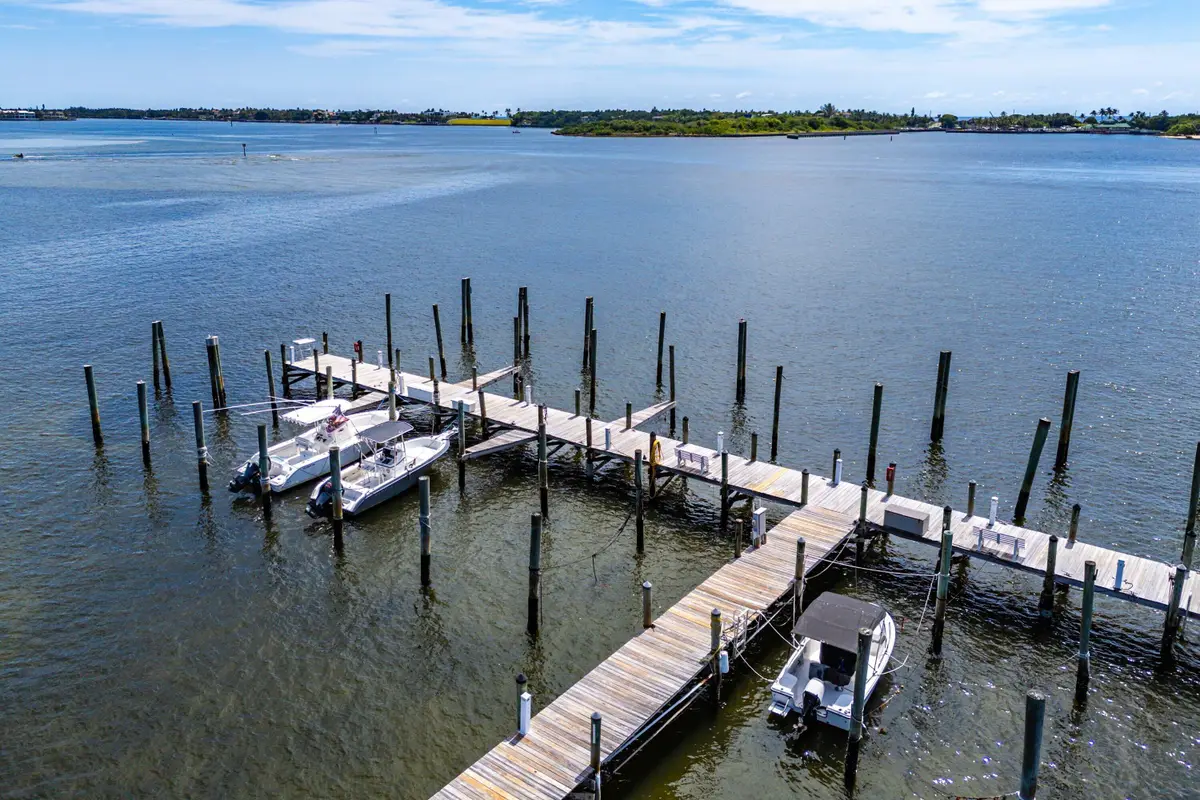 16 Via Lago, Boynton Beach, FL 33435 - #1