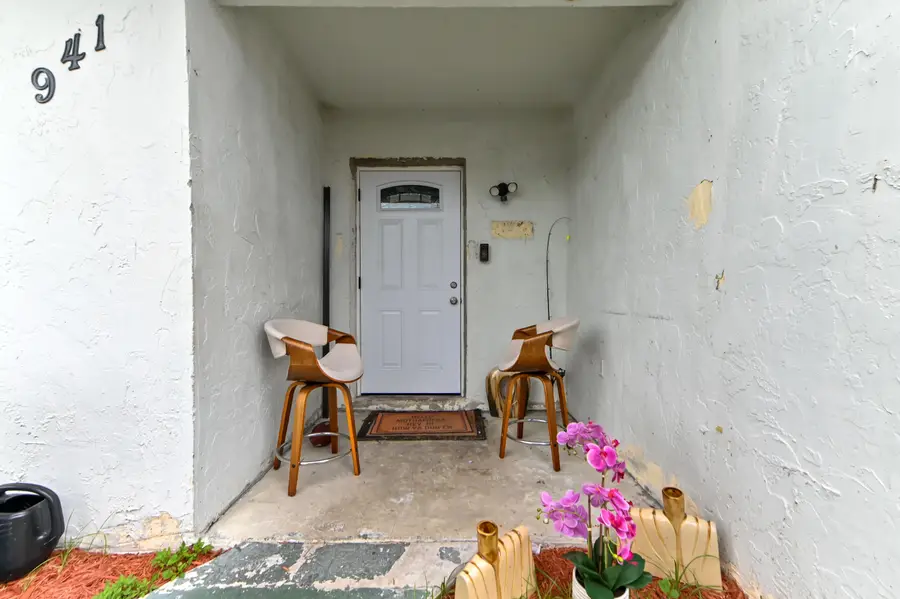 941 W 80th Place, Hialeah, FL 33014 - #3