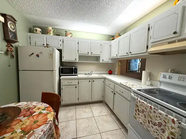 2855 Garden Drive S #306, Palm Springs, FL 33461