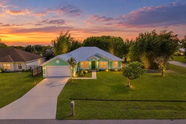 2001 SE Dranson Circle, Port St Lucie, FL 34952