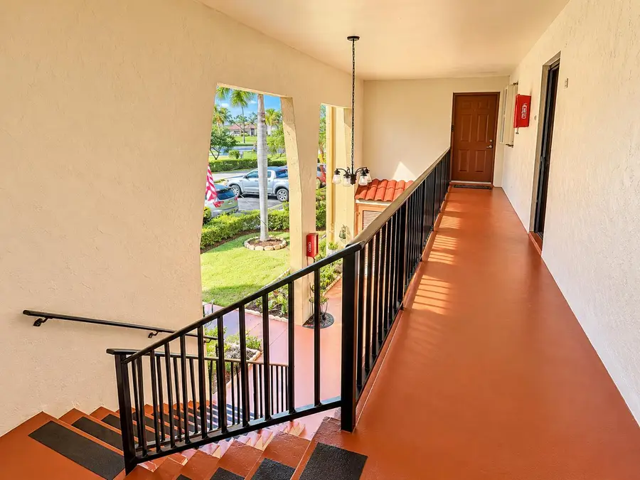 112 Lake Dora Drive, West Palm Beach, FL 33411 - #2