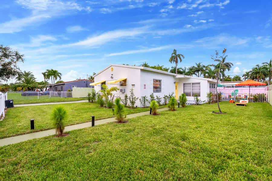 913 NE 2nd Court, Hallandale Beach, FL 33009 - #2