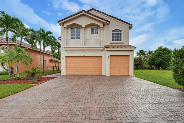 122 Sarona Circle, Royal Palm Beach, FL 33411