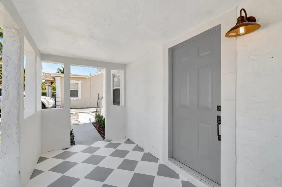 950 29th Street, West Palm Beach, FL 33407 - #2