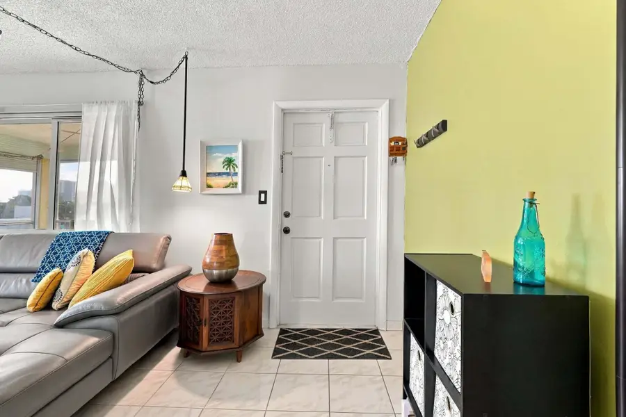 2145 Pierce Street #425, Hollywood, FL 33020 - #2