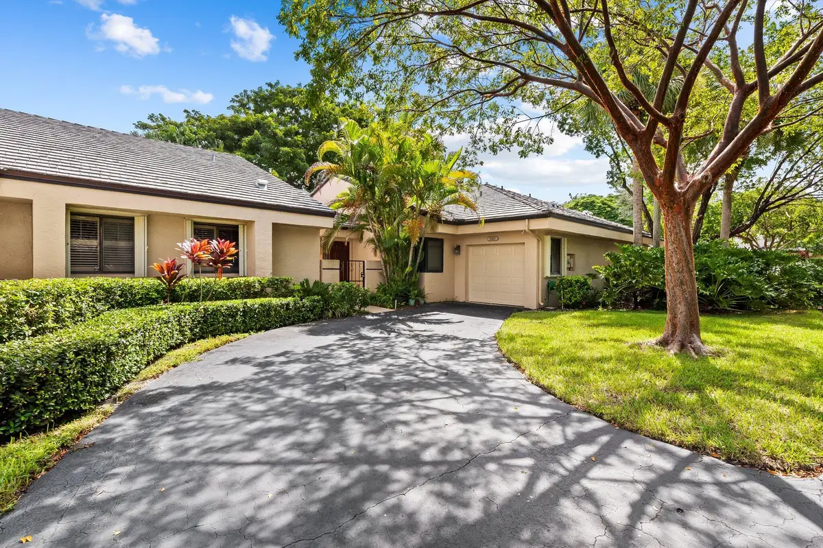9325 N Chelsea Drive N, Plantation, FL 33324 - #1