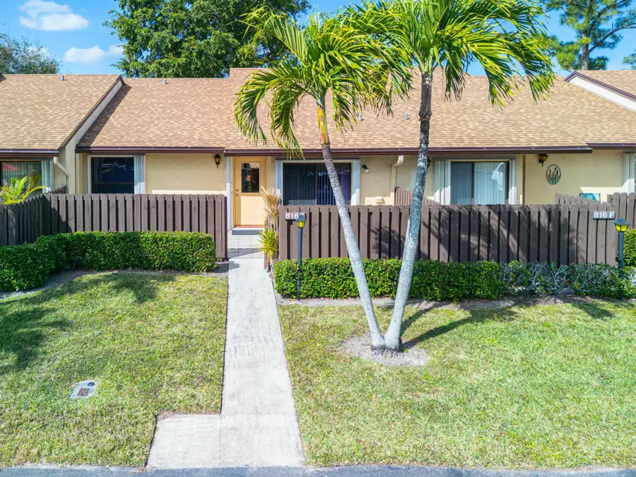 816 Sky Pine Way #E, Greenacres, FL 33415 - #3