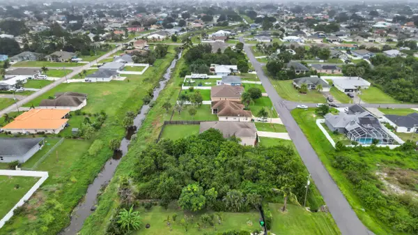 4032 SW Halcomb Street, Port St Lucie, FL 34953