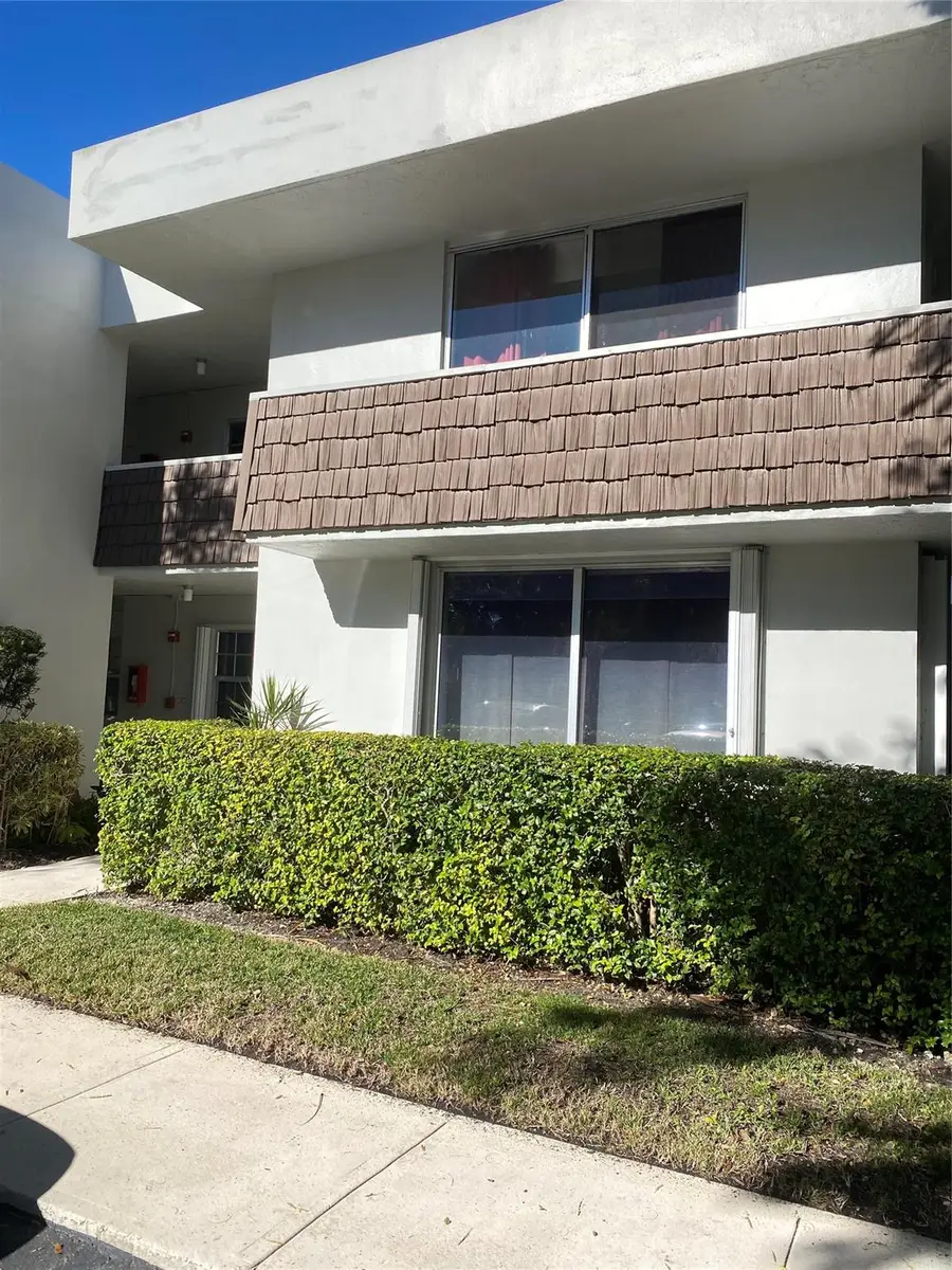 4031 N Cypress Dr #101, Pompano Beach, FL 33069 - Image #3