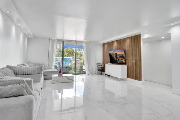 2801 NE 183rd Street #101W, Aventura, FL 33160