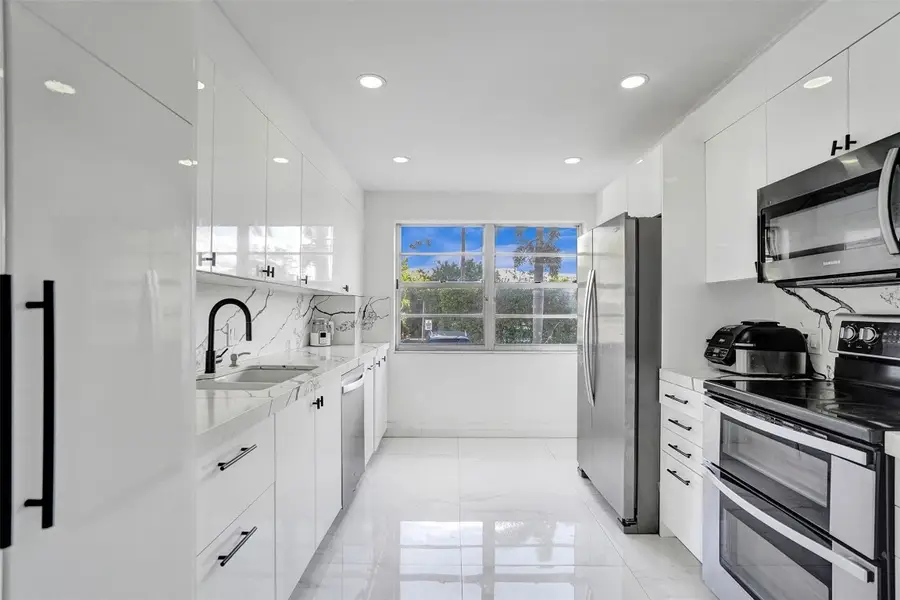 2801 NE 183rd Street #101W, Aventura, FL 33160 - Image #2